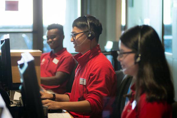 Students at ITS Help Desk
